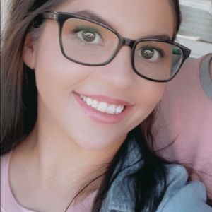 Meet your Posher, Jania